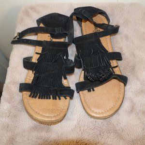 Minnetonka Black Fringed Leather Sandal Sz 7